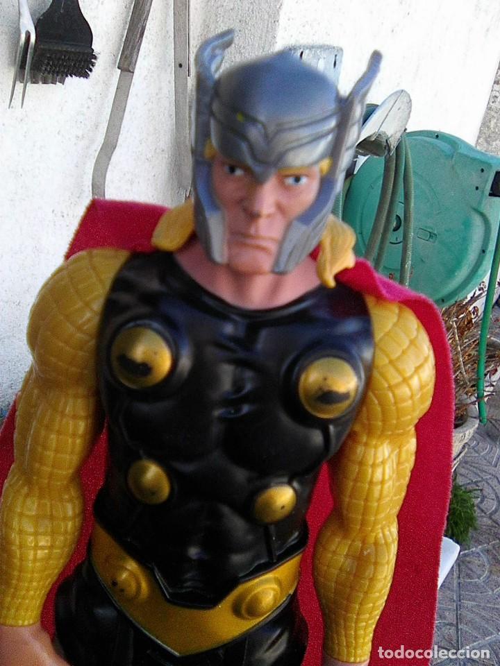 Figuras y mu&ntilde;ecos Marvel: Thor (Serie Los vengadores, Hasbro Marvel, 2013) - 30 cms - Foto 2