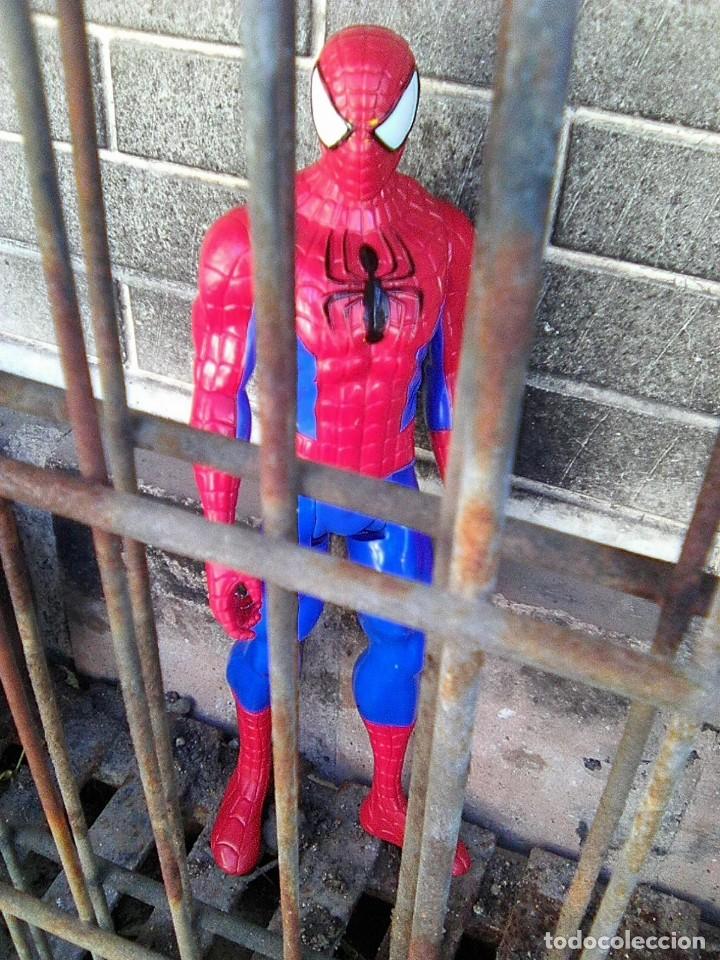 Figuras y mu&ntilde;ecos Marvel: Spiderman (Serie Los vengadores, Hasbro Marvel, 2013) - 30 cms - Foto 5