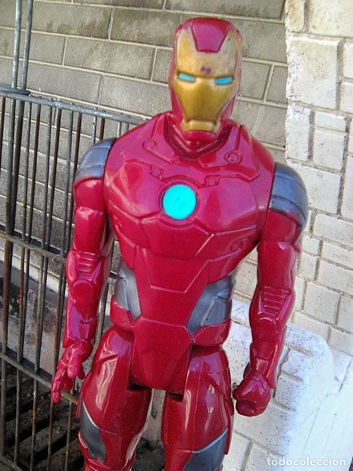 Figuras y mu&ntilde;ecos Marvel: Iron Man (Serie Los vengadores, Hasbro Marvel, 2012) - 30 cms - Foto 3