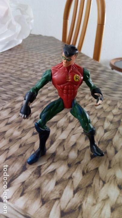 Figuras y mu&ntilde;ecos Marvel: Antigua Figura de Robin. Articulada. DC Comics. 12 cms. - Foto 1