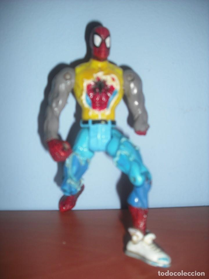 Figuras y mu&ntilde;ecos Marvel: SPIDERMAN ARTICULADO EN PLENA TRANSFORMACION - Foto 3