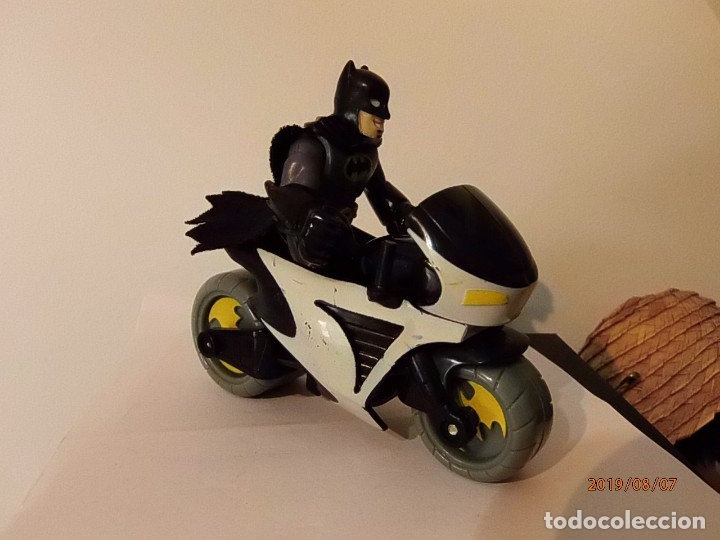 Figuras y mu&ntilde;ecos Marvel: HEROES MARVEL - BATMAN Y SU MOTO. - Foto 1