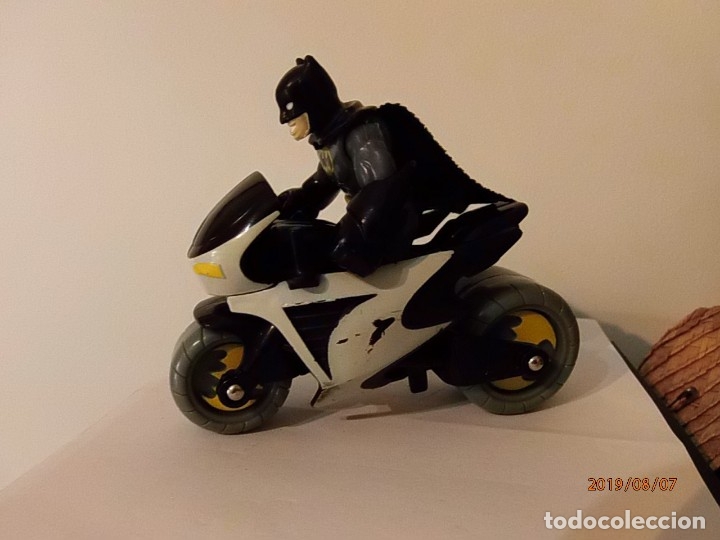 Figuras y mu&ntilde;ecos Marvel: HEROES MARVEL - BATMAN Y SU MOTO. - Foto 2
