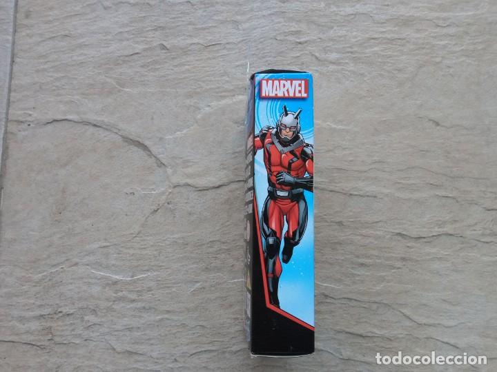 Figuras y mu&ntilde;ecos Marvel: Figura en caja sin abrir Ant-Man Hasbro 2016 - Foto 2