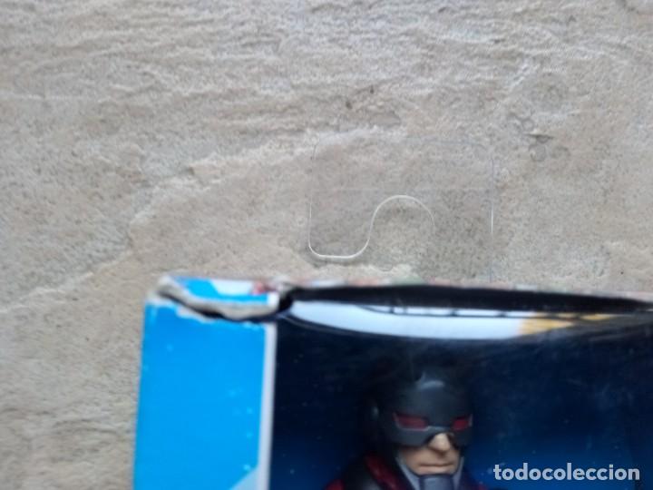 Figuras y mu&ntilde;ecos Marvel: Figura en caja sin abrir Ant-Man Hasbro 2016 - Foto 4