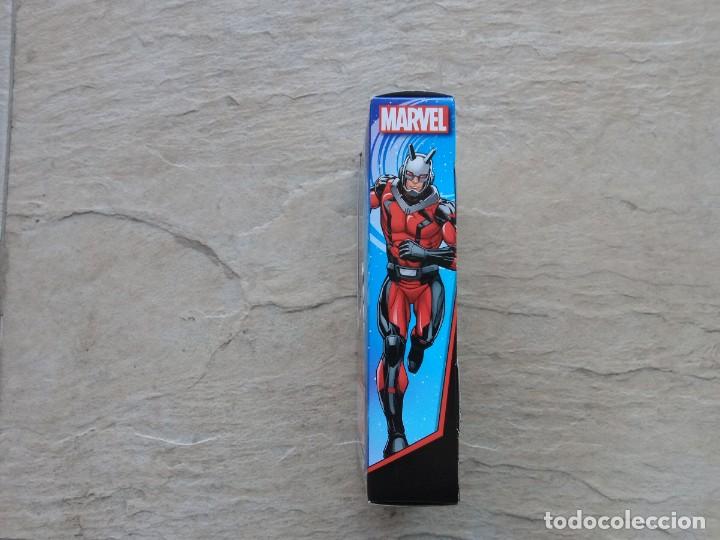 Figuras y mu&ntilde;ecos Marvel: Figura en caja sin abrir Ant-Man Hasbro 2016 - Foto 6
