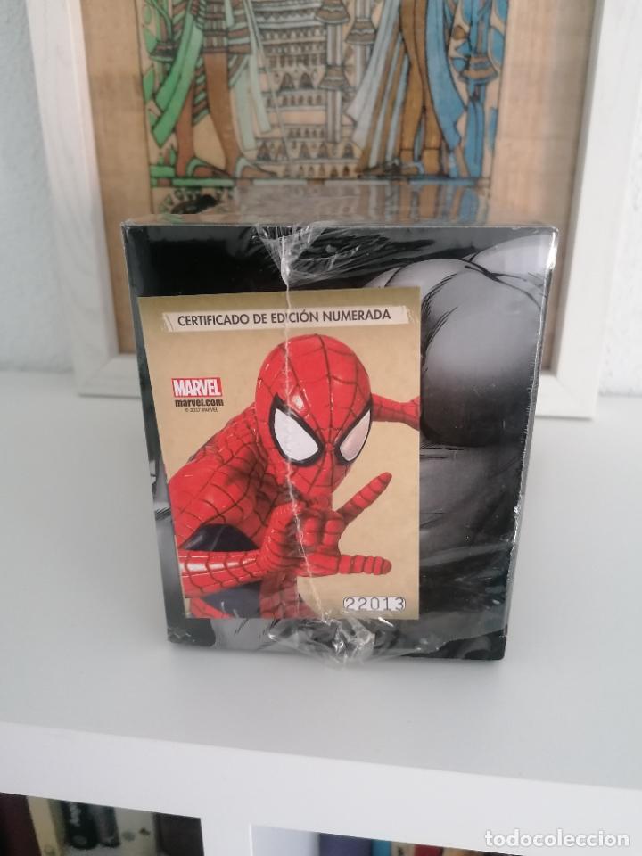 Figuras y mu&ntilde;ecos Marvel: Busto Spiderman marvel edici&oacute;n numerada - Foto 2