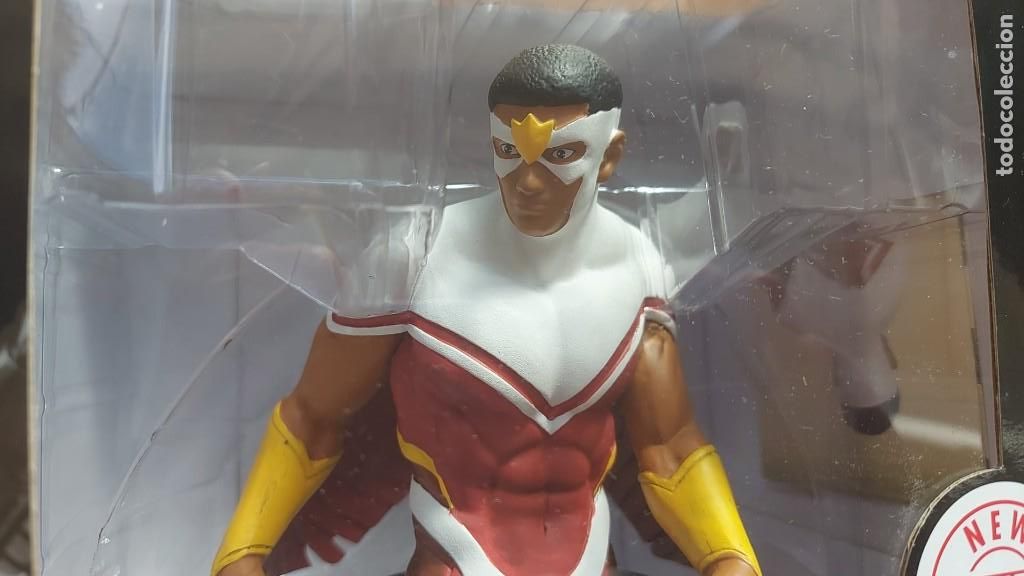 Figuras y mu&ntilde;ecos Marvel: Busto el Halc&oacute;n - Foto 1