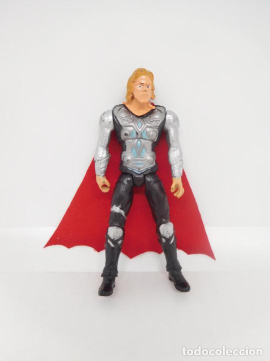 Figuras y mu&ntilde;ecos Marvel: M69 Figura Marvel de Thor. Articulada y con capa. - Foto 1