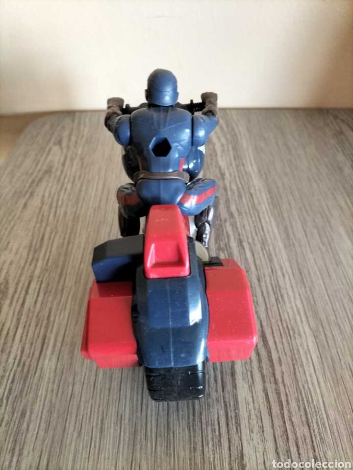 Figuras y mu&ntilde;ecos Marvel: Capit&aacute;n Am&eacute;rica con moto de Hasbro - Foto 3