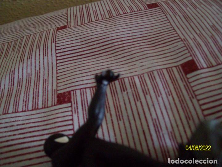 Figuras y mu&ntilde;ecos Marvel: SPIDERMAN BLACK COSTUME PLOMO NEGRO EN CORNISA - Foto 6