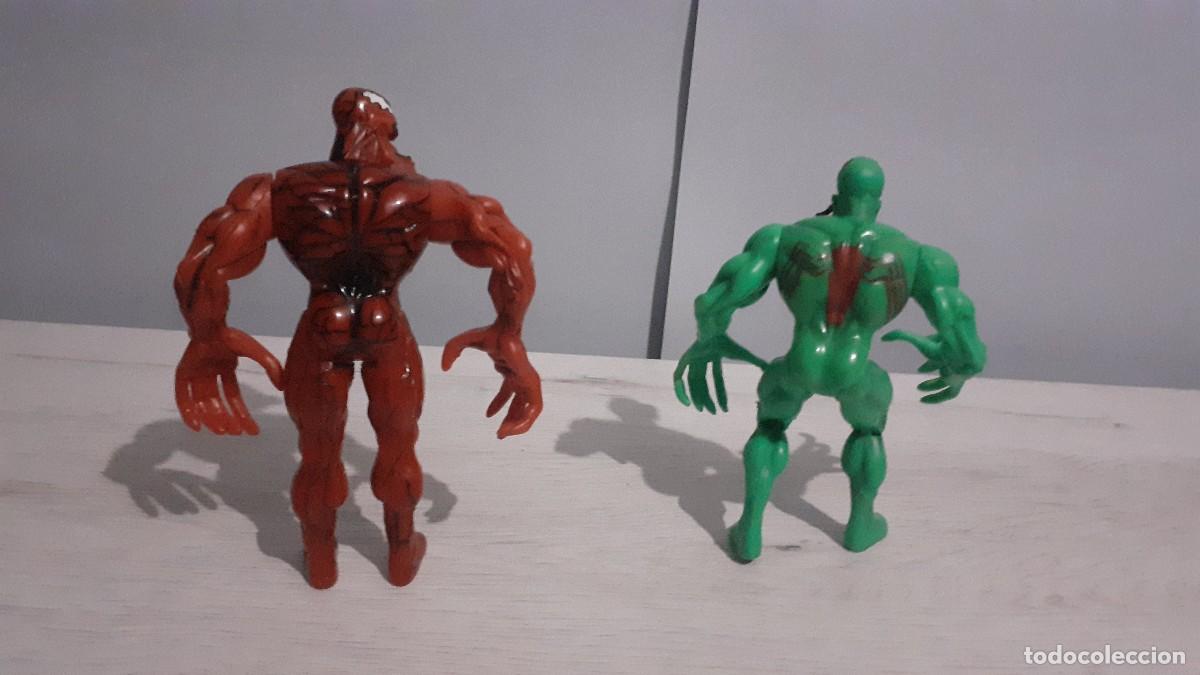 Figuras y mu&ntilde;ecos Marvel: 2 figuras de Venom rojo y verde. - Foto 2