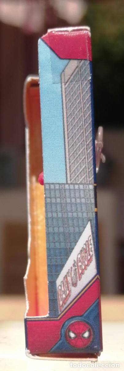 Figuras y mu&ntilde;ecos Marvel: Figura de Spiderman, Marvel, Mini Brands Disney Toy Store - Foto 4