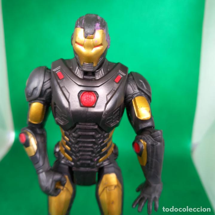 Figuras y mu&ntilde;ecos Marvel: Hasbro Marvel 2020 Legends 9&rdquo; Black & Gold Iron Man - Foto 2