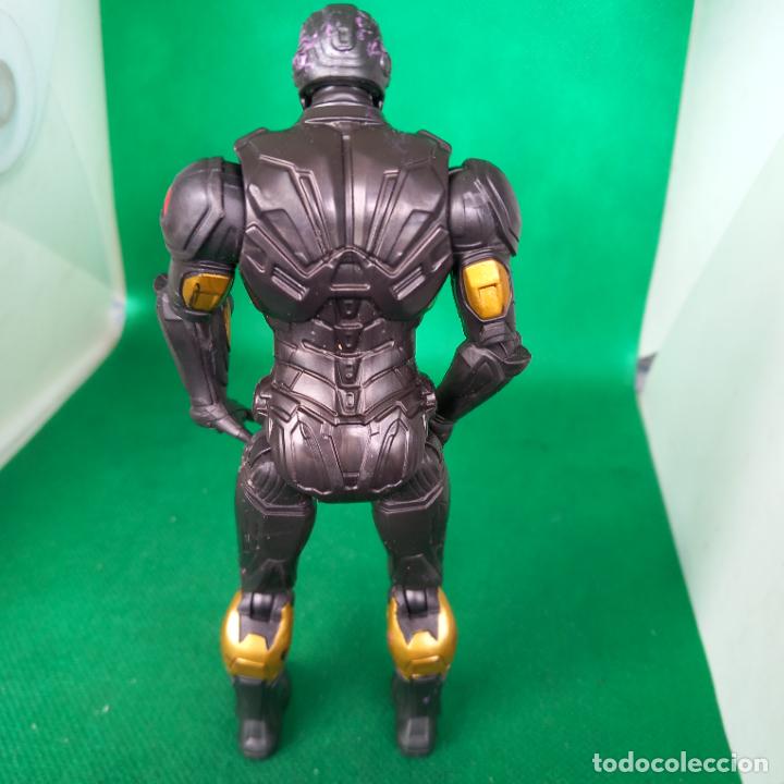 Figuras y mu&ntilde;ecos Marvel: Hasbro Marvel 2020 Legends 9&rdquo; Black & Gold Iron Man - Foto 3