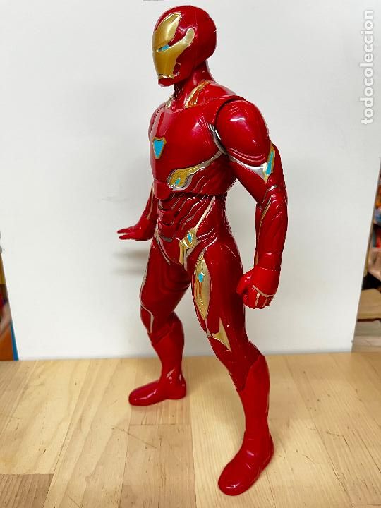 Figuras y mu&ntilde;ecos Marvel: IRON MAN CON SONIDO Y MOVIMIENTO - Foto 3