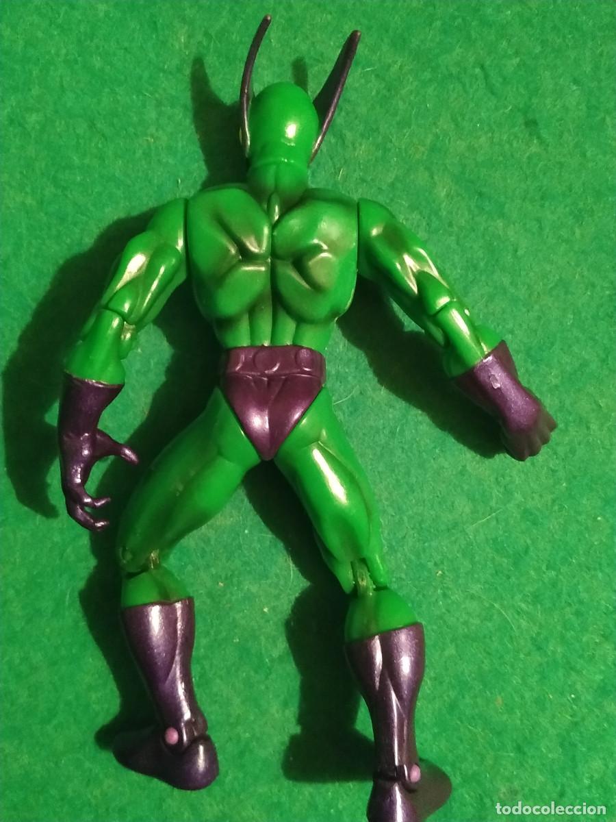 Figuras y mu&ntilde;ecos Marvel: Beetle Transforming Insect Armor Marvel Toy Biz - Foto 4