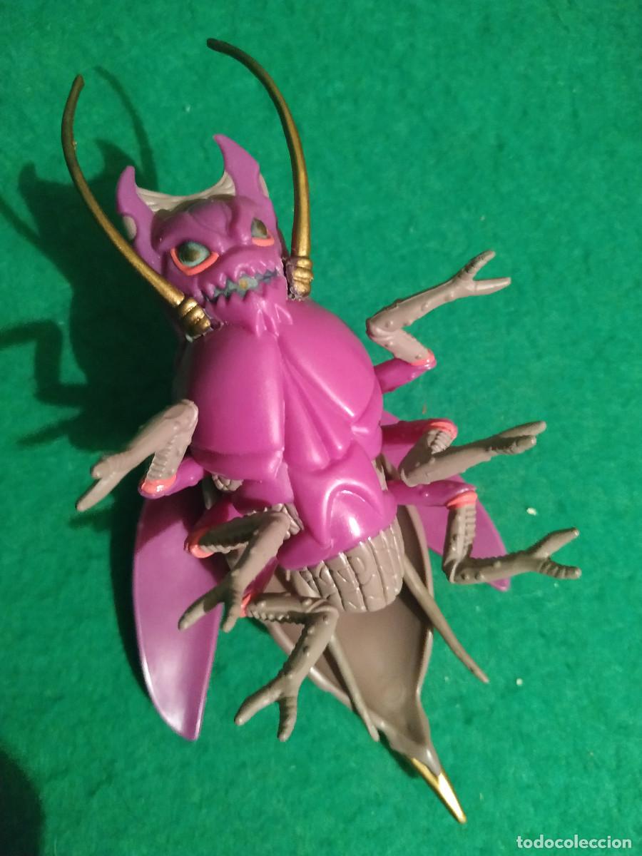 Figuras y mu&ntilde;ecos Marvel: Beetle Transforming Insect Armor Marvel Toy Biz - Foto 6