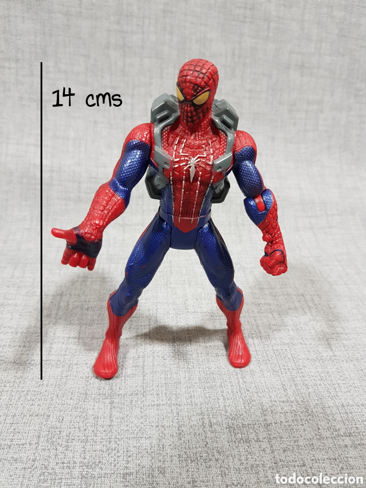 Figuras y mu&ntilde;ecos Marvel: SPIDERMAN LANZADOR DE AGUA. HASBRO 2012. - Foto 2