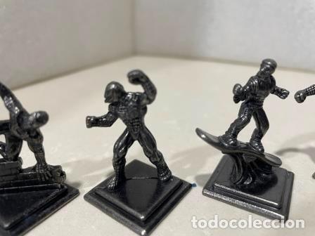 Figuras y mu&ntilde;ecos Marvel: 4 MINIFIGURAS DE METAL - MONOPOLY SPIDERMAN - Foto 3