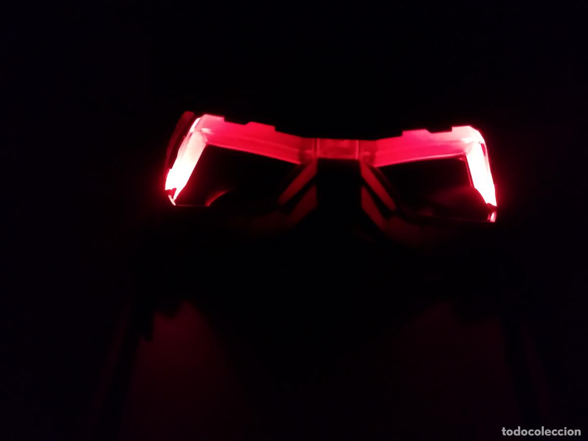 Figuras y mu&ntilde;ecos Marvel: CAPITAN AMERICA - MASCARA O CASCO ILUMINADO - HASBRO MARVEL 2013 - Foto 12