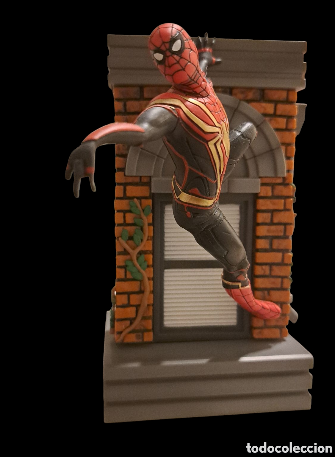 Figuras y mu&ntilde;ecos Marvel: Figura o diorama de Spider-man con traje en edificio. Original. Marvel - Foto 3
