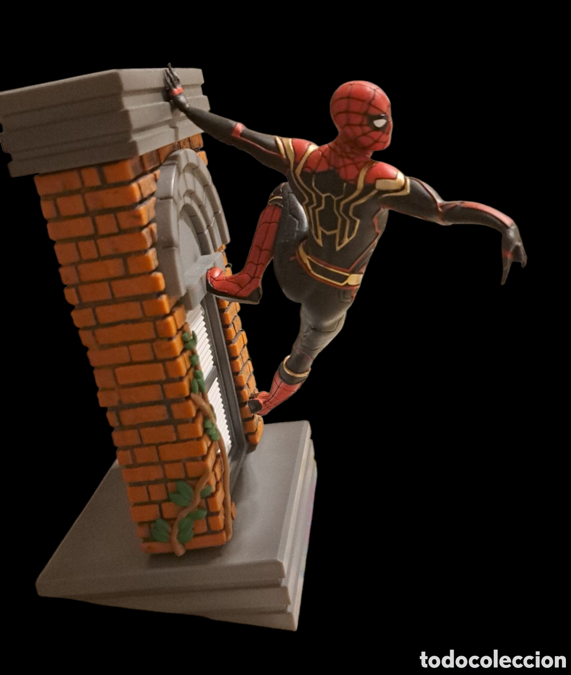 Figuras y mu&ntilde;ecos Marvel: Figura o diorama de Spider-man con traje en edificio. Original. Marvel - Foto 4