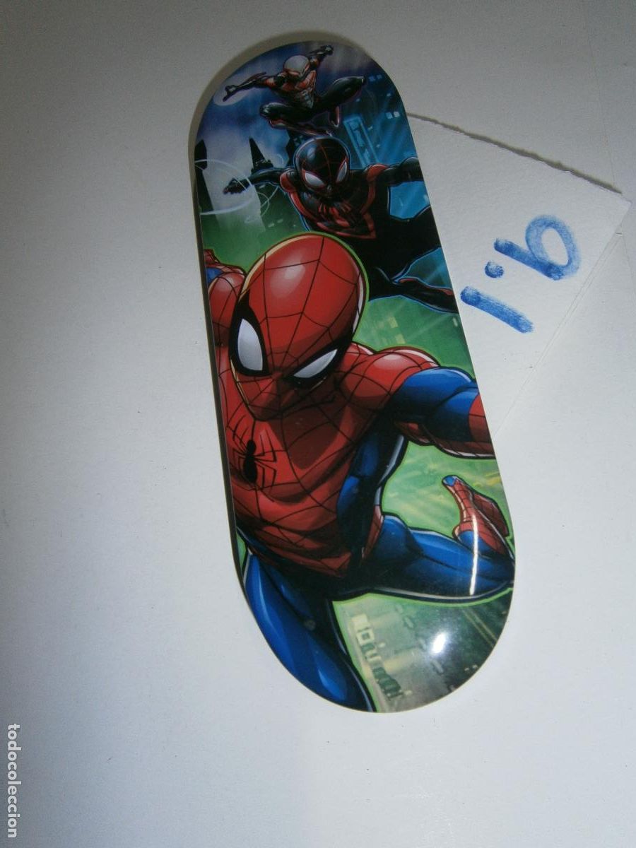 Figuras y mu&ntilde;ecos Marvel: TABLA PARA MONOPATIN - SPIDERMAN - Foto 1