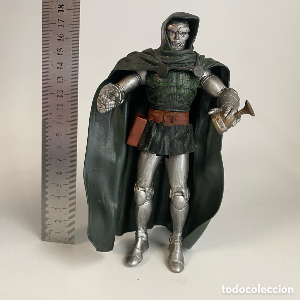 Figuras y mu&ntilde;ecos Marvel: Figura mu&ntilde;eco Doctor Doom Marvel Select - Foto 2