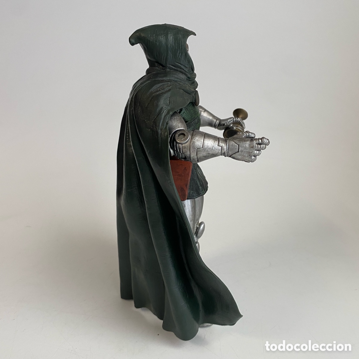 Figuras y mu&ntilde;ecos Marvel: Figura mu&ntilde;eco Doctor Doom Marvel Select - Foto 4