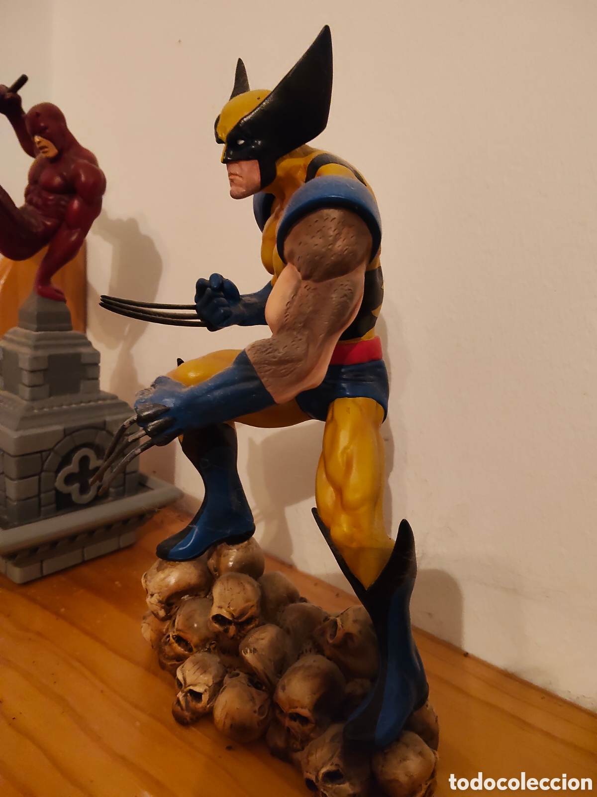 Figuras y mu&ntilde;ecos Marvel: Diamond Select: Wolverine On Skulls - Foto 1