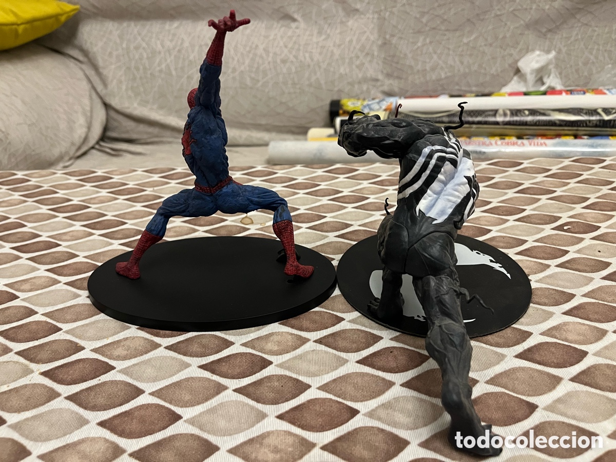 Figuras y mu&ntilde;ecos Marvel: Figura Spiderman y Venom - Foto 3