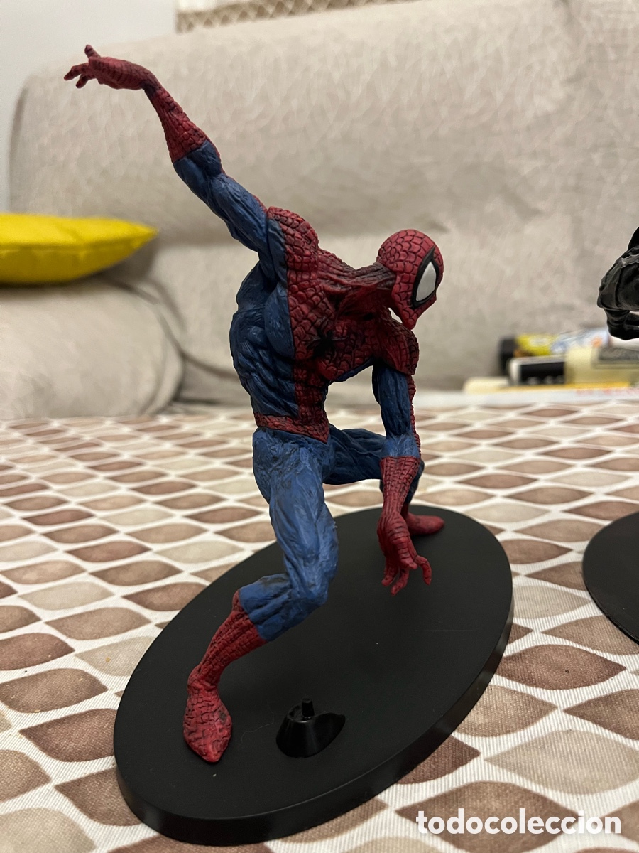 Figuras y mu&ntilde;ecos Marvel: Figura Spiderman y Venom - Foto 5