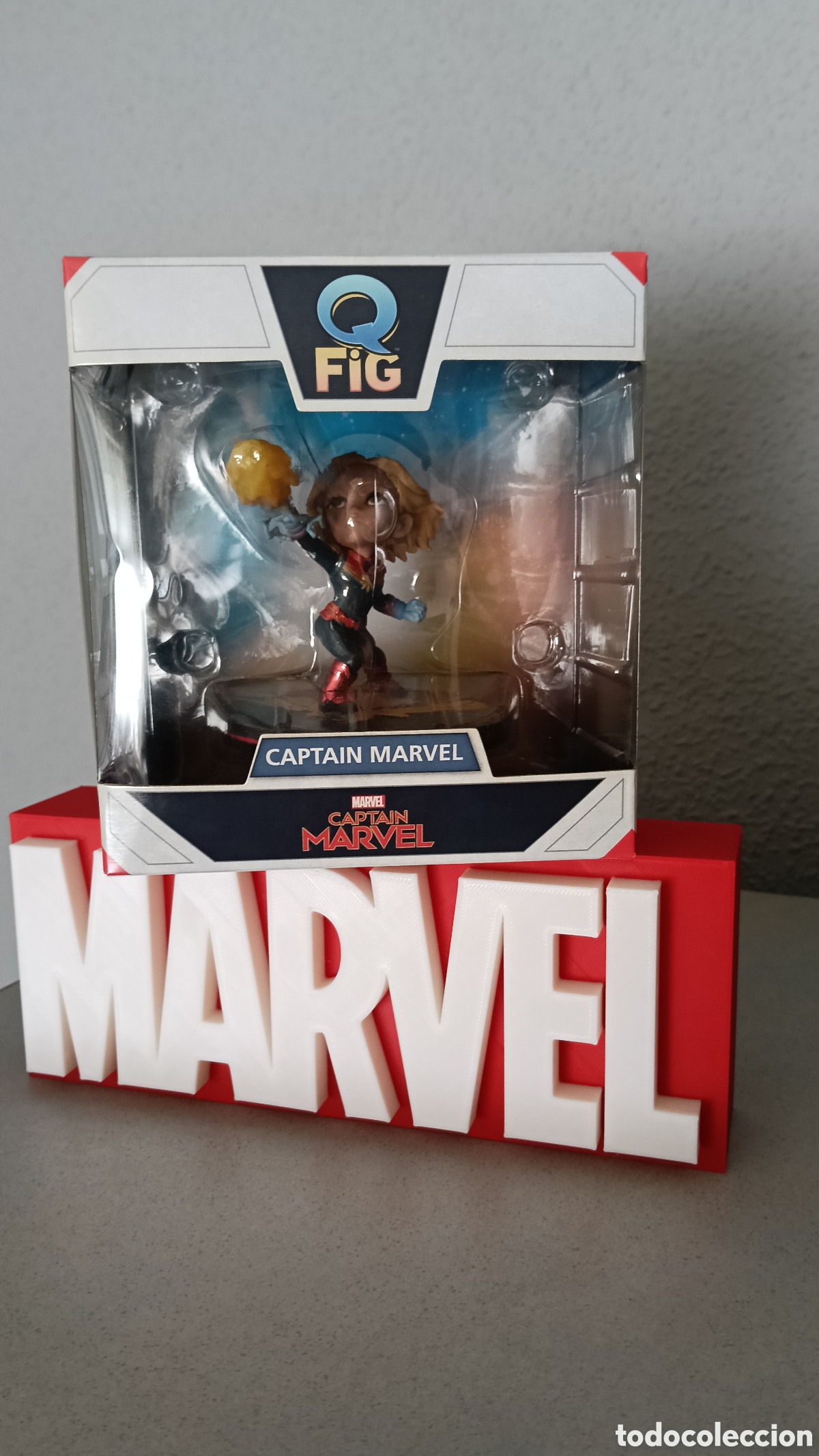 Figuras y Mu&ntilde;ecos Marvel: Figura coleccionable de Capitana Marvel de la l&iacute;nea Q-Fig de Quantum Mechanix,