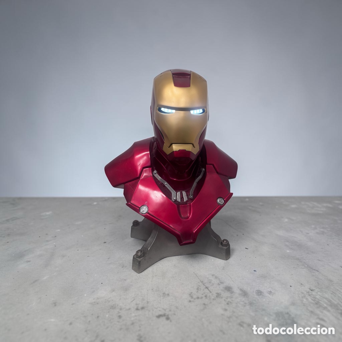 Figuras y mu&ntilde;ecos Marvel: Busto Iron Man escala 1.1 con luces led - Foto 2