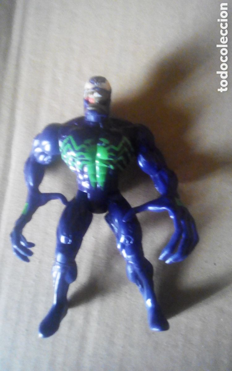 Figuras y mu&ntilde;ecos Marvel: Figura Venom, enemigo de Spiderman. &copy; 1997 Marvel. Toy Biz inc. Mide 13,5 cm.