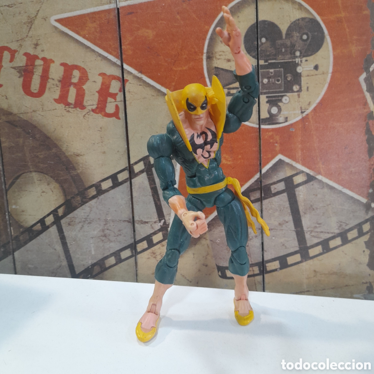 Figuras y mu&ntilde;ecos Marvel: Figura Marvel Legends: Pu&ntilde;o de Hierro