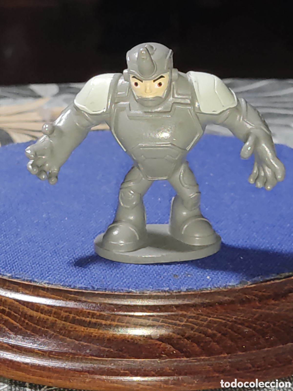 Figuras y mu&ntilde;ecos Marvel: Peque&ntilde;a figura Rhino de Marvel. - Foto 3