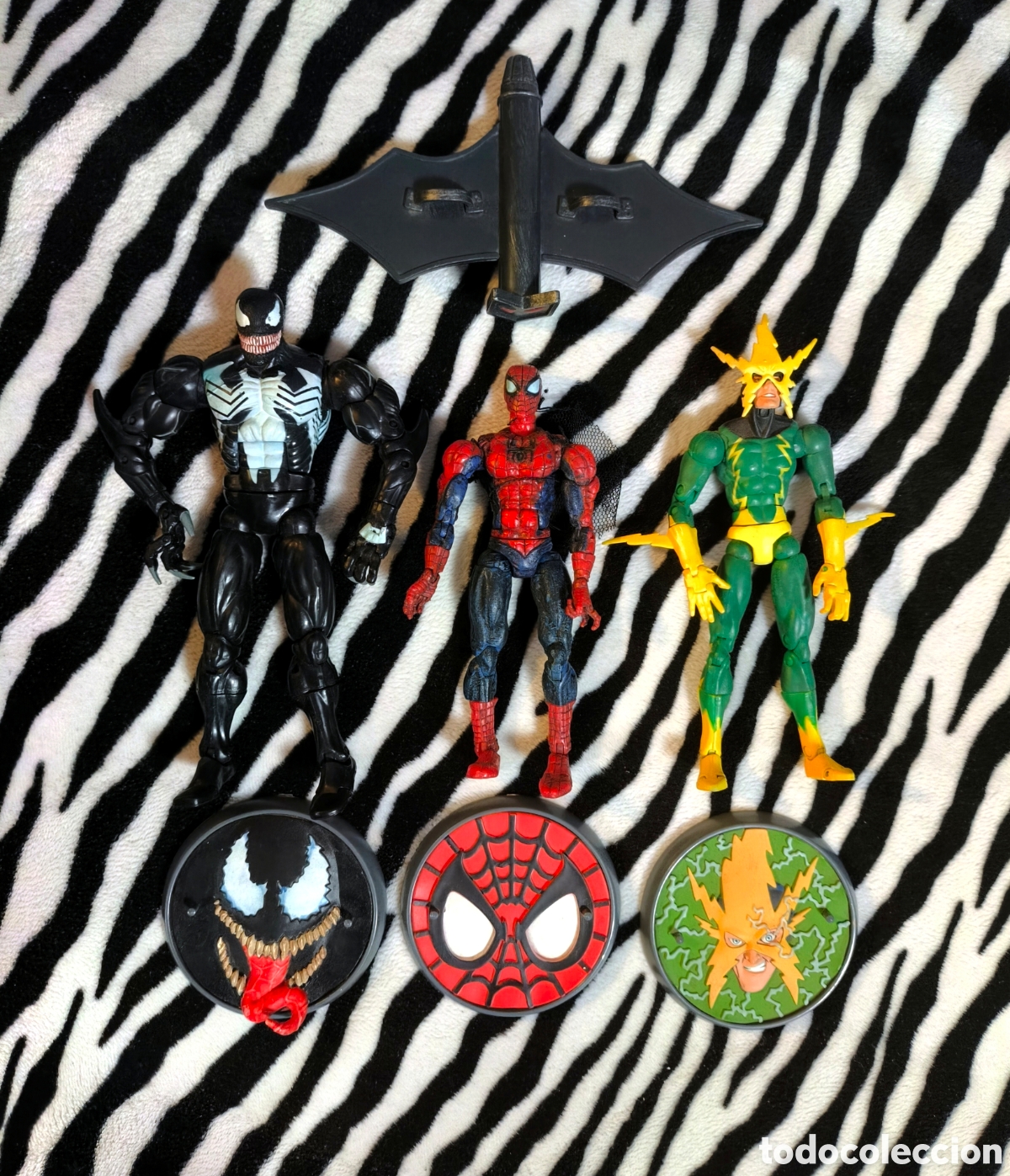 Figuras y mu&ntilde;ecos Marvel: Lote 3 Figuras Spider-Man Toy Biz Classics 2004 - Venom - Electro - Spider-Man + Bases Originales