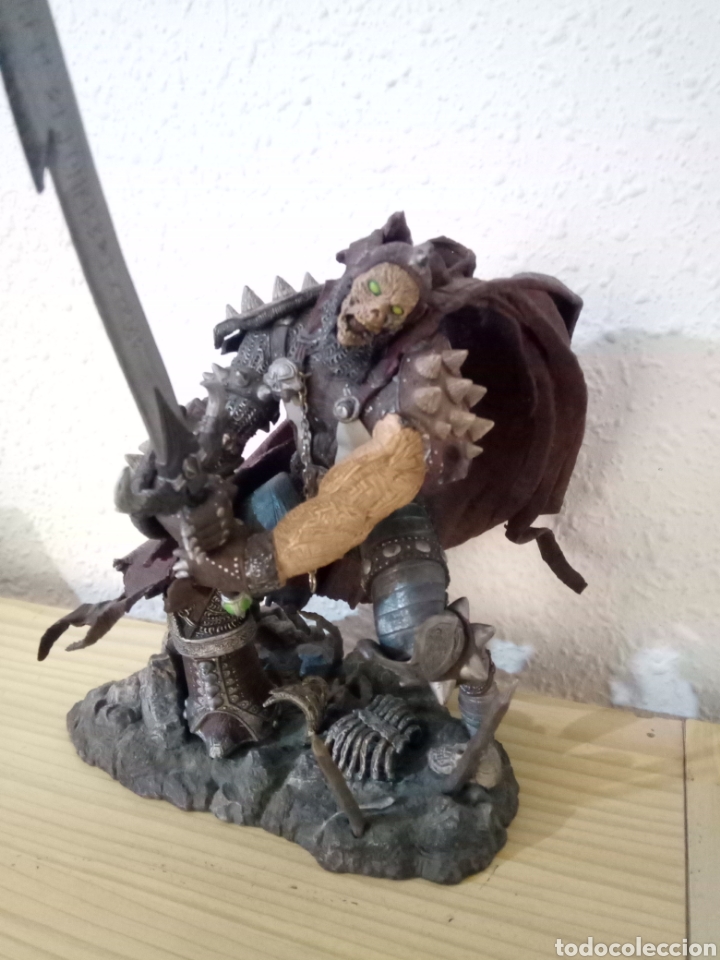 Figuras y mu&ntilde;ecos McFarlane: figura con espada mcfralane terror calaveras - Foto 1
