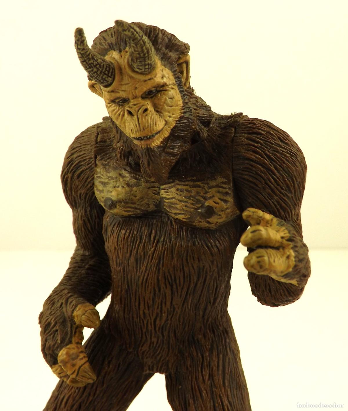 Figuras y mu&ntilde;ecos McFarlane: Little Nicky Big Foot (loose) - Foto 2