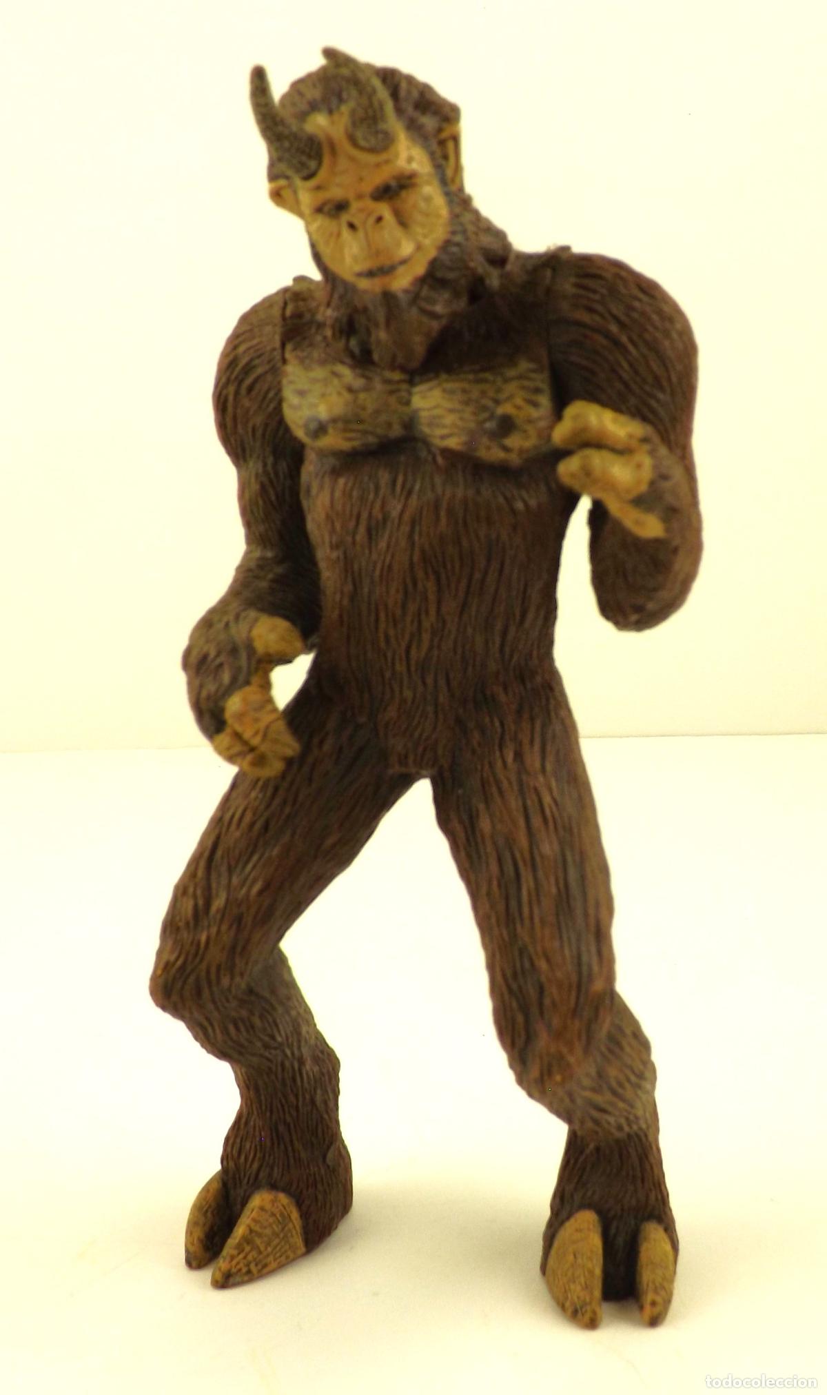 Figuras y mu&ntilde;ecos McFarlane: Little Nicky Big Foot (loose) - Foto 1