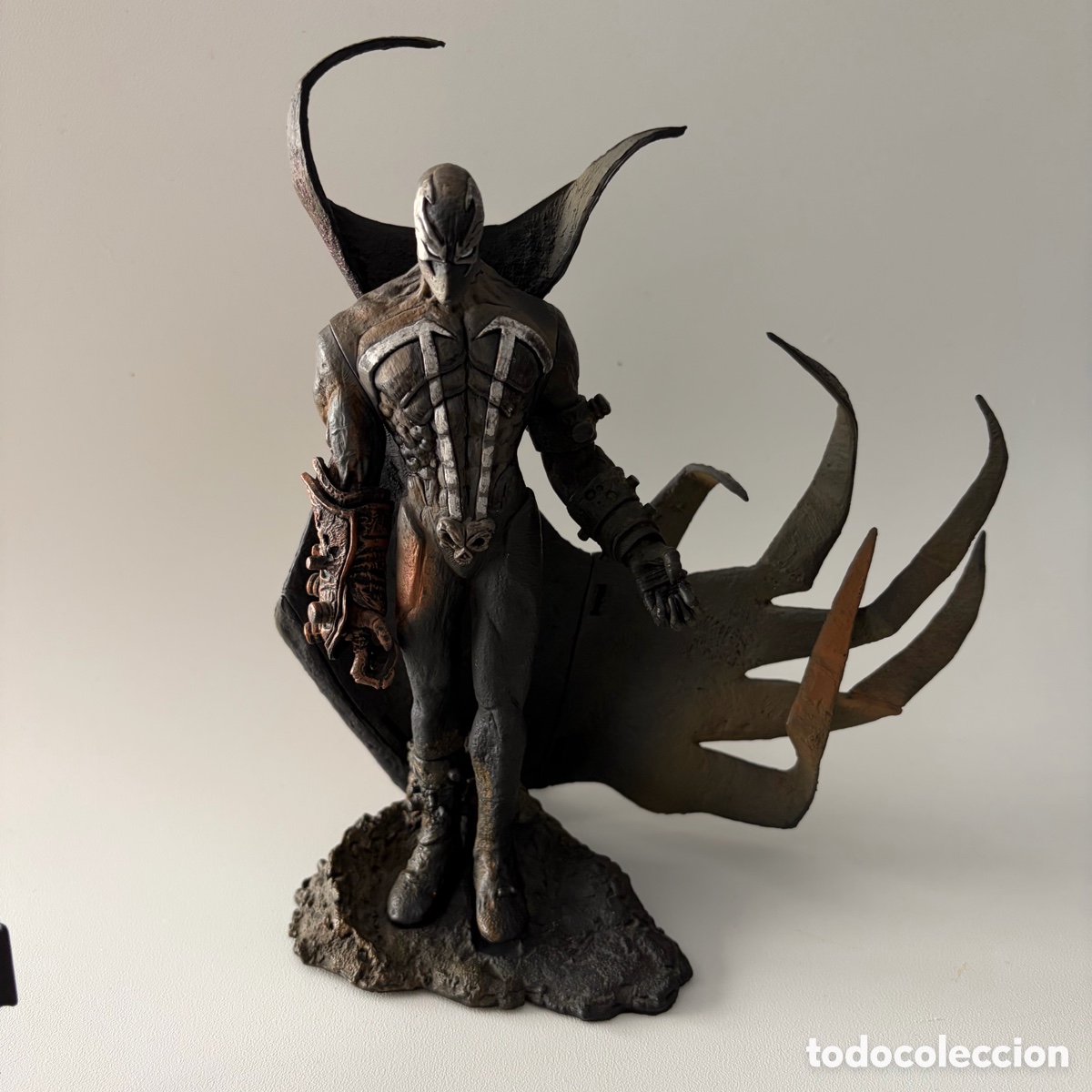 Figuras y mu&ntilde;ecos McFarlane: Figura mu&ntilde;eco Spawn Hellspawn i.001 Classic Comic Covers McFarlane 2003 22 cm - Foto 2