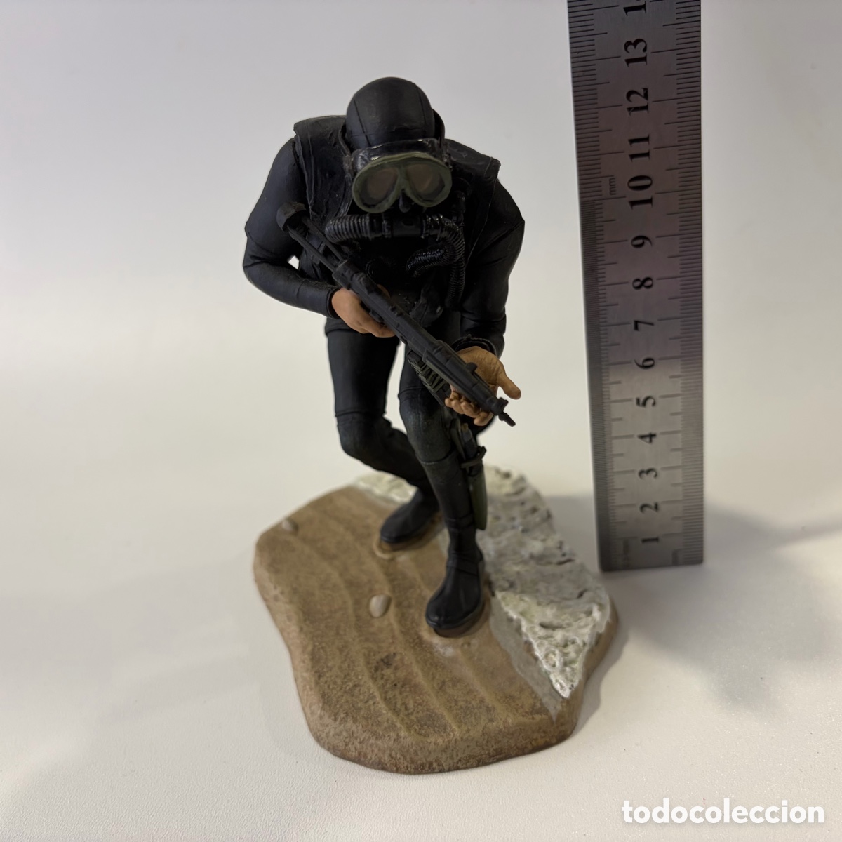 Figuras y mu&ntilde;ecos McFarlane: figura mu&ntilde;eco Navy SEAL McFarlane Military Redeployed 2005