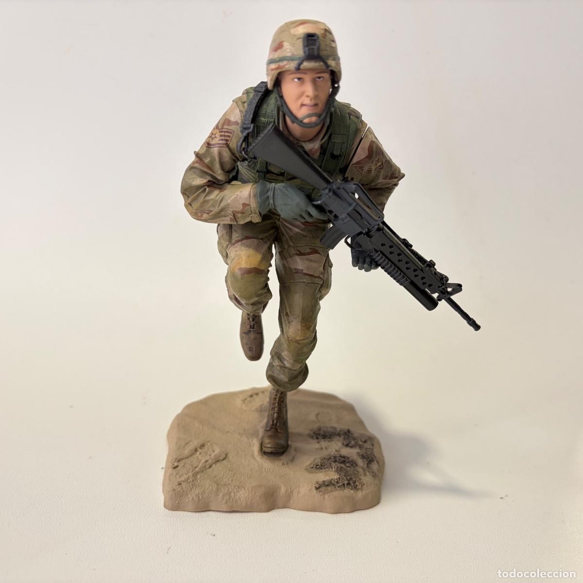 Figuras y mu&ntilde;ecos McFarlane: figura mu&ntilde;eco Army Paratrooper McFarlane Military 2005