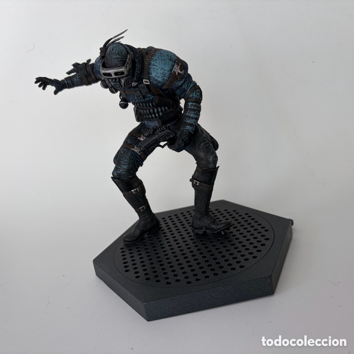 Figuras y mu&ntilde;ecos McFarlane: figura Spawn SWAT I.64 m&aacute;scara de gas McFarlane Series 24 2003