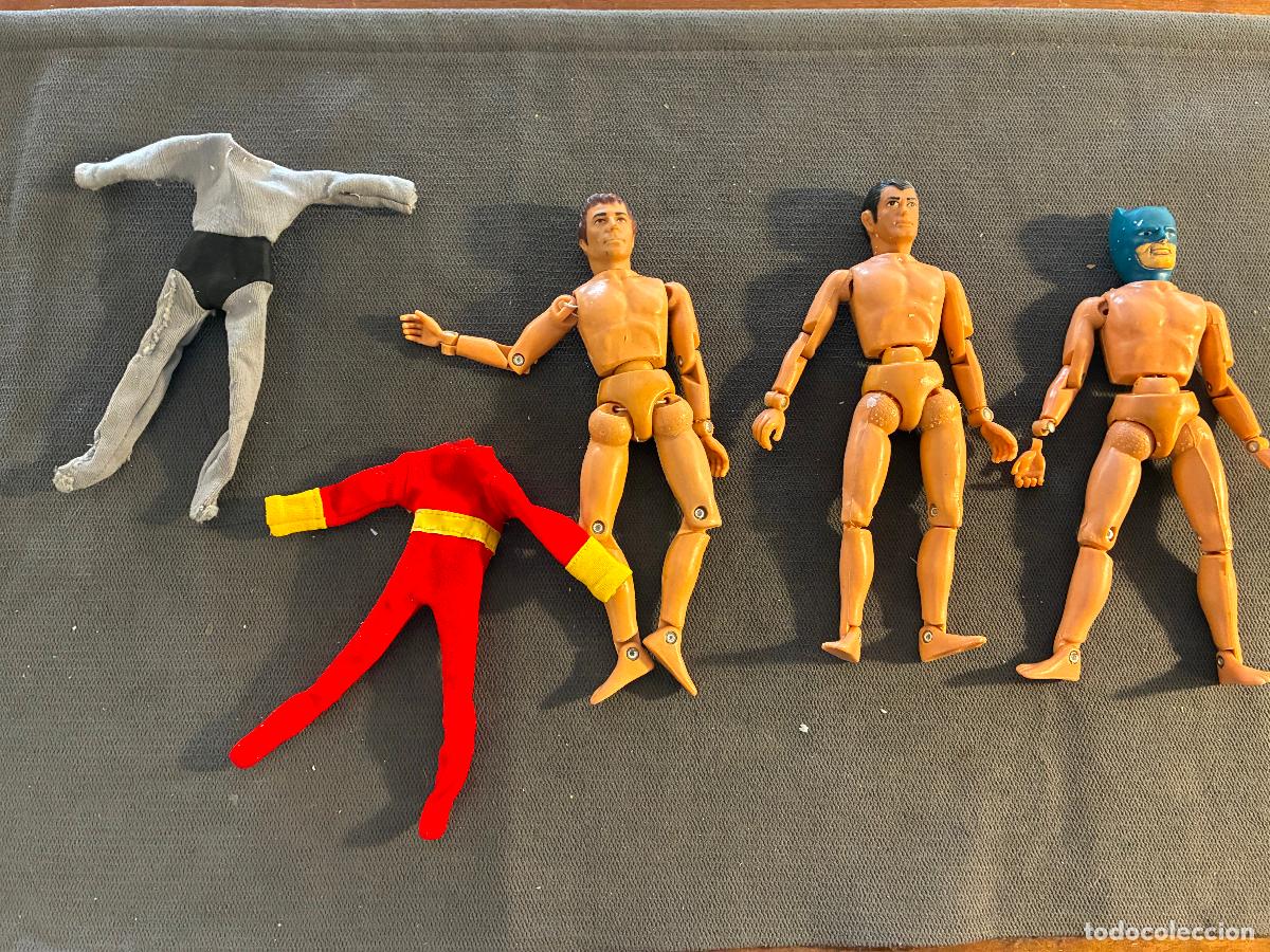 Figuras y mu&ntilde;ecos Mego: Tres figuras mego corp originales a&ntilde;os 70, batman una mano rota, extremidades poco sueltas ver fotos