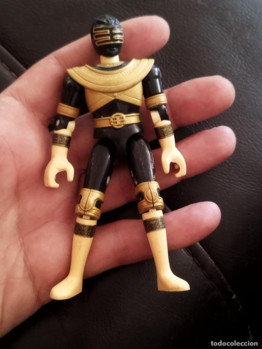 Figuras y mu&ntilde;ecos Power Rangers: Figura de acci&oacute;n Power Rangers Zeo Black Gold Ranger. 1996 de Bandai.