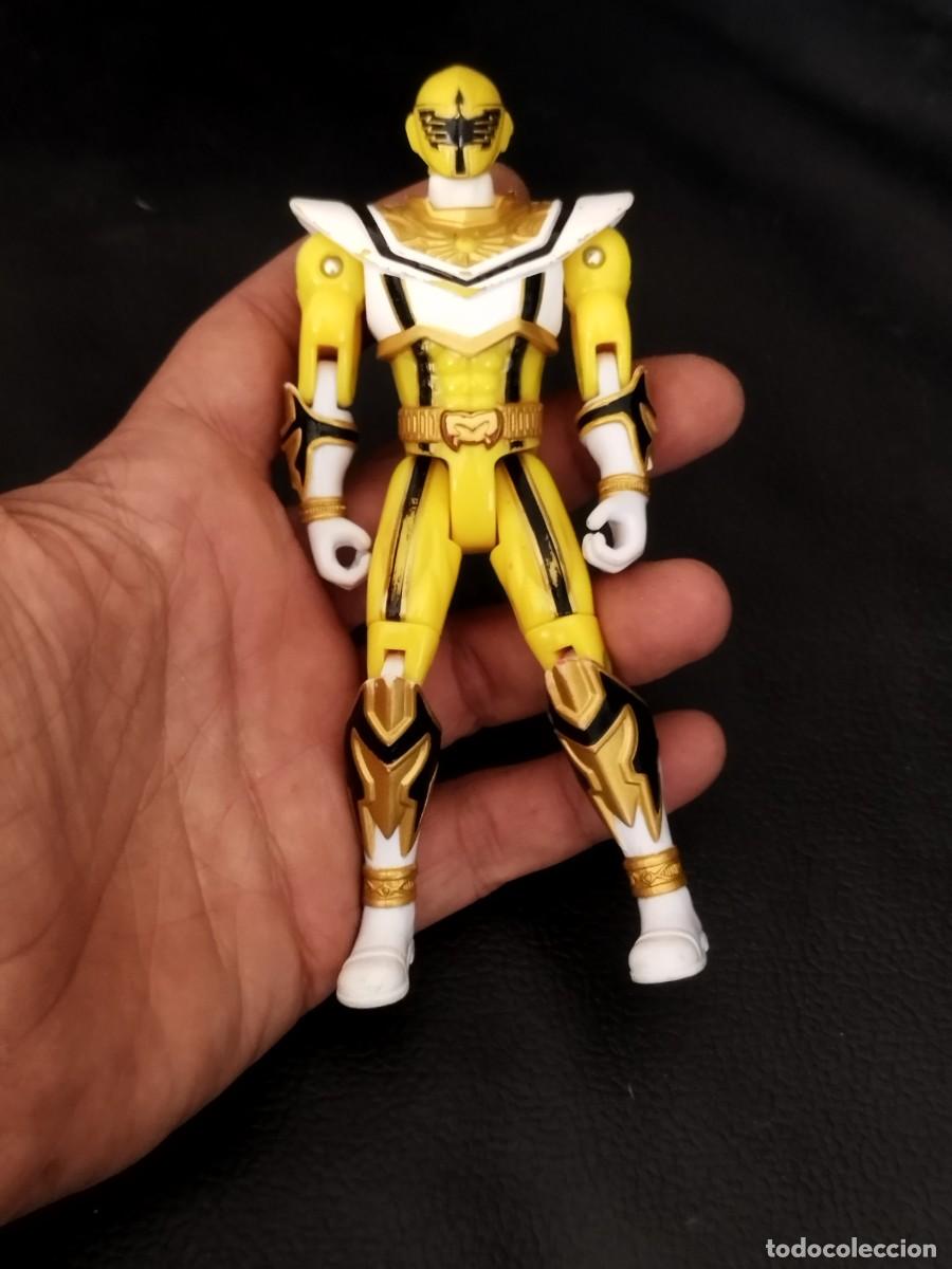 Figuras y mu&ntilde;ecos Power Rangers: Figura de acci&oacute;n Legend Magi Yellow (Yellow Ranger en Power Rangers Mystic Force.