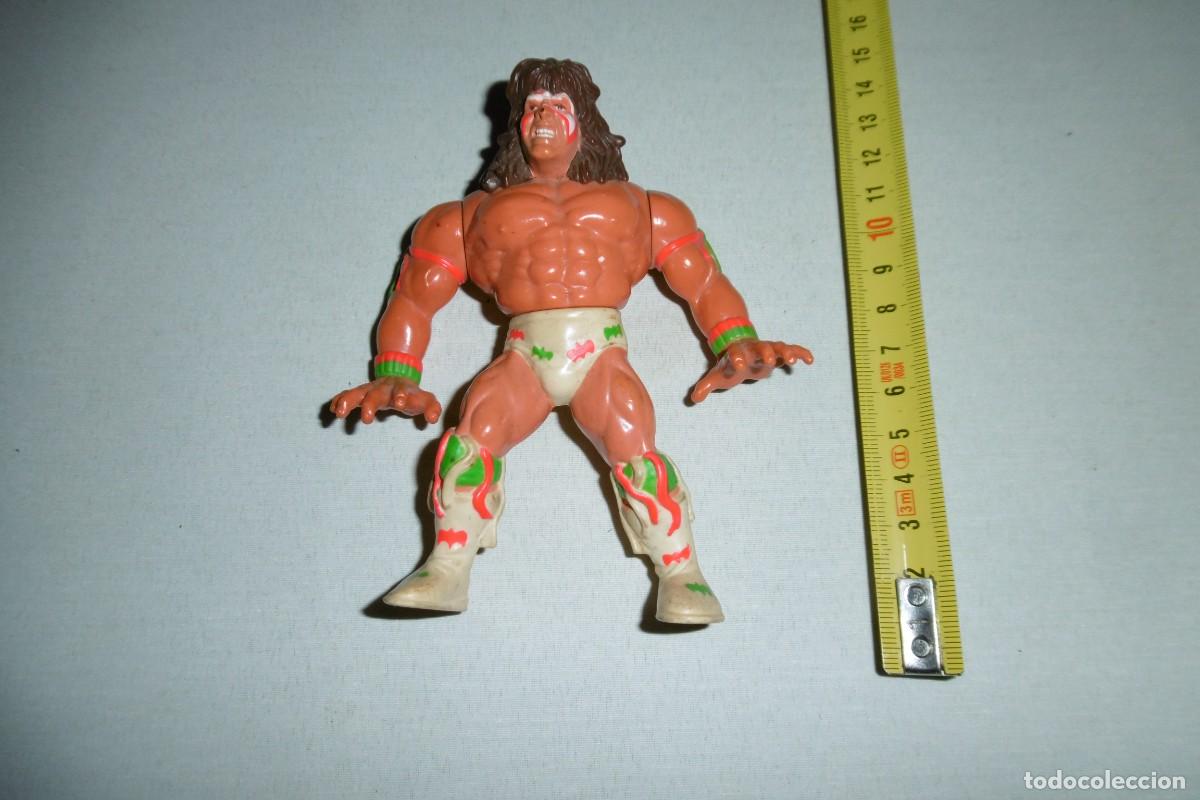 Figuras y Mu&ntilde;ecos Pressing Catch: FIGURA WWF ULTIMATE WARRIOR GIRA BRAZOS EL &Uacute;LTIMO GUERRERO PRESSING CATCH HASBRO